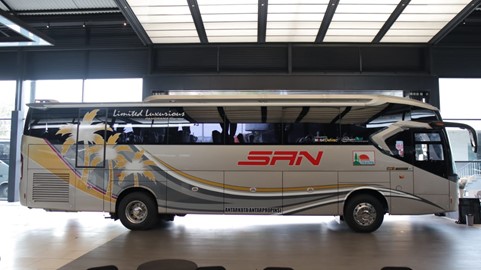 Laksana coach